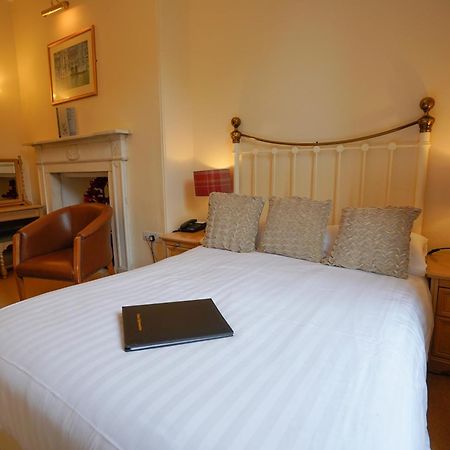 Waveney House Hotel Бекклс Екстер'єр фото