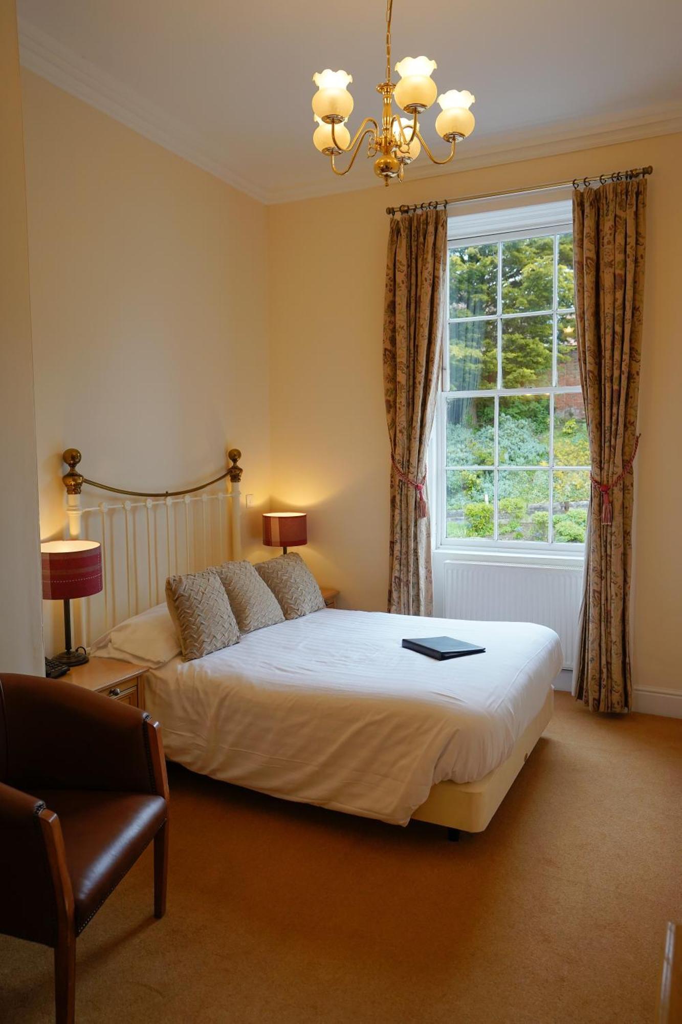 Waveney House Hotel Бекклс Екстер'єр фото