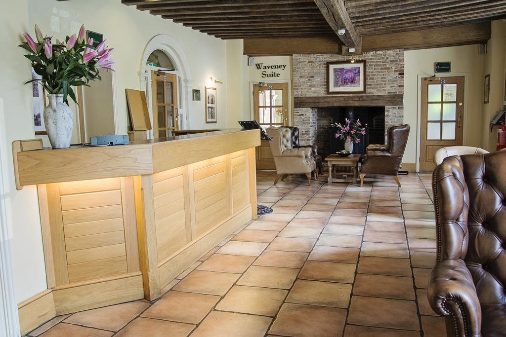 Waveney House Hotel Бекклс Екстер'єр фото