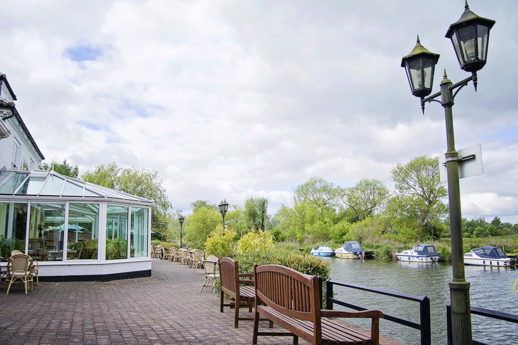 Waveney House Hotel Бекклс Екстер'єр фото