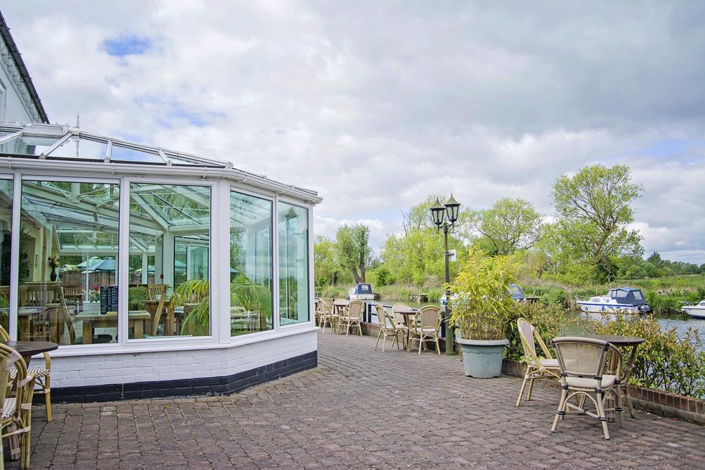 Waveney House Hotel Бекклс Екстер'єр фото
